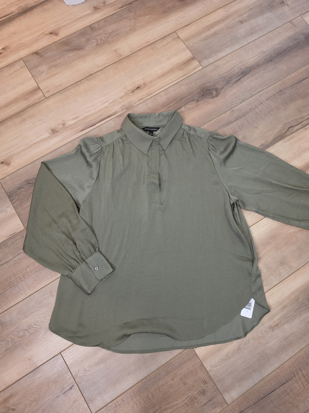 Banana Republic Olive Green Men's Button-Down Collared Shirt
